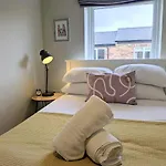 Compton With Free Parking 约克