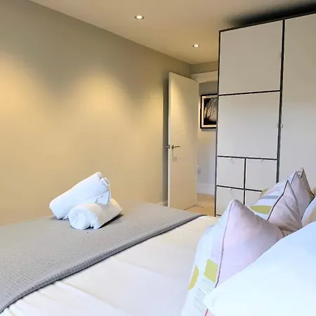 Apartment Compton With Free Parking *