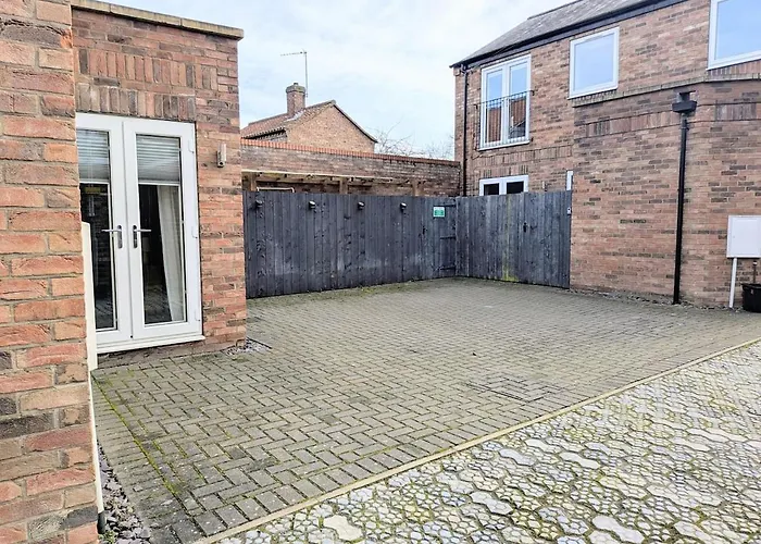 Compton With Free Parking * York