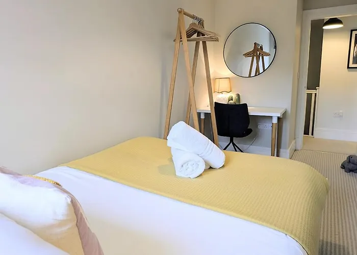 Compton With Free Parking