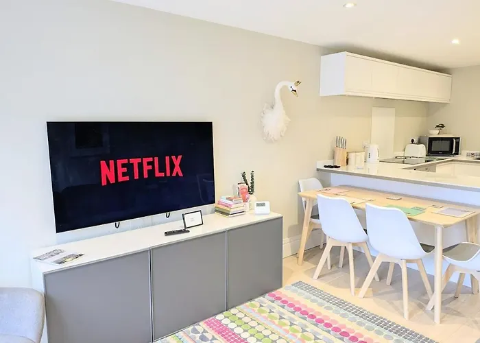 Compton With Free Parking * York