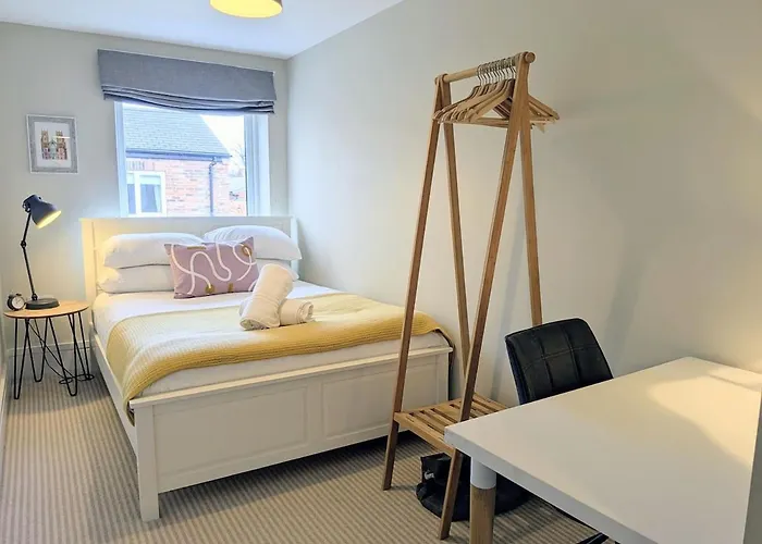 Compton With Free Parking *