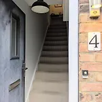 Apartman Compton With Free Parking