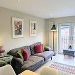 Apartman Compton With Free Parking York